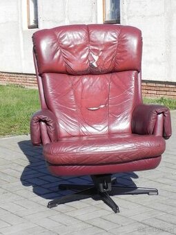 Staré Finské kožené křeslo PeeM