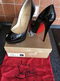CHRISTIAN LOUBOUTIN