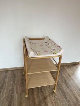 Přebalovací pult
