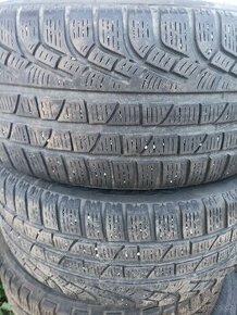 2 kusy zimních pneumatik Pirelli 235 45 r18