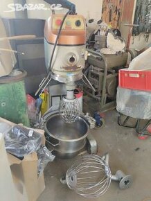 Starší robot SPAR - 1