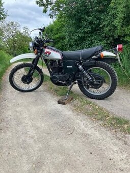Motocykl Yamaha XT500