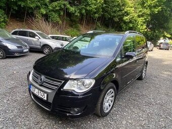 VW Touran Highline RLINE 2.0 TDI xenony klima tažné tempomat