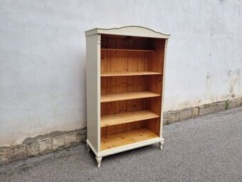 KRÁSNÁ ZDOBENÁ KNIHOVNA V PATINĚ - 1