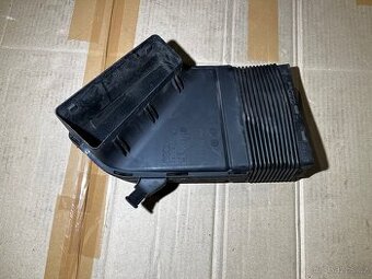 Audi A4 B7 přívod vzduchu do filtr boxu
