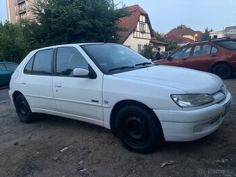 Peugeot 306 1.9 D 51 KW. Najeto 220 tis km.