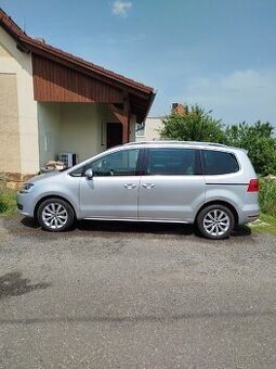 VW Sharan 2.0 TDI (manual) 2011 panorama