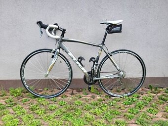 📌 Prodám silniční kolo – Fuji Newest 1.0 (výborný stav)