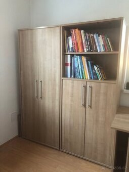 Kancelářské skříně velmi zachovalé