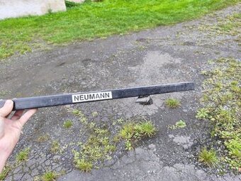 Střešní příčníky na auto (zahrádka)