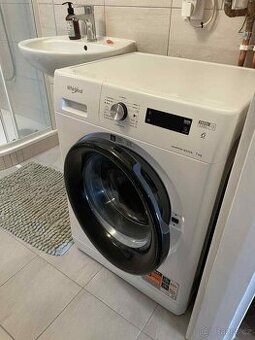 Pračka Whirlpool s pedním plněním FFS 7269 B
