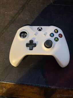 Xbox One S ovladač