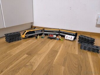 LEGO City osobní vlak 60197 – kompletní sada, výborný stav