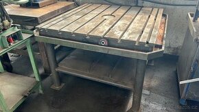 Litinový svařovací stůl více kusů