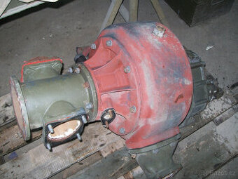 tatra 148 cas 32 vodní čerpadlo hasič