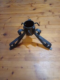 Vánoční stojan na stromek