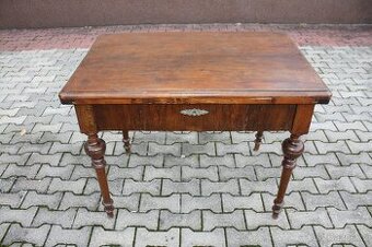 Starožitný stůl