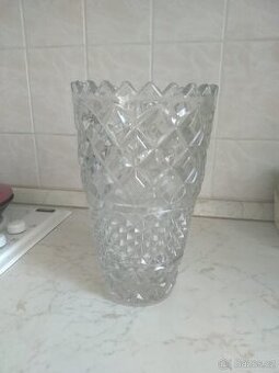 skleněná váza vysoká