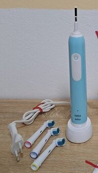 Elektrický zubní kartáček Oral B, nový.
