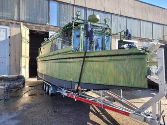 Hliníková loď s kajutou