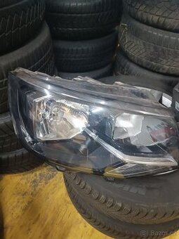 Přední světla L+P VW T6