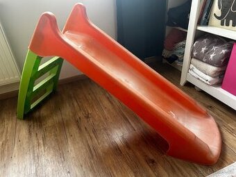 Dětská plastová skluzavka