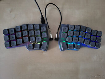 Progamovatelná ergonomická klávesnice s RGB Corne v4.1