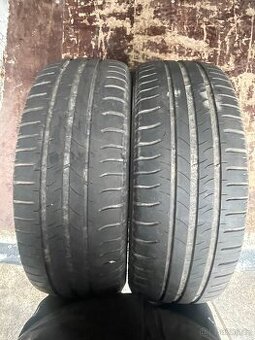 205/55/16 Michelin dvě letní pneu.