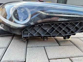 Pravé xenonové světlo Alfa Romeo Stelvio