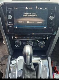 Aktivace App-Connect sdílení obrazu z telefonu na display VW