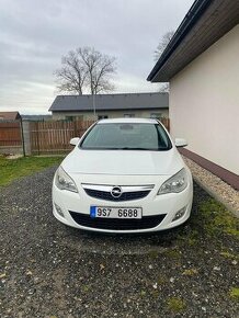 Opel ASTRA 2010 1,4 TURBO 103kW
