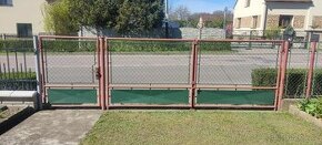 Vjezdová železná vrata s bránkou - 1