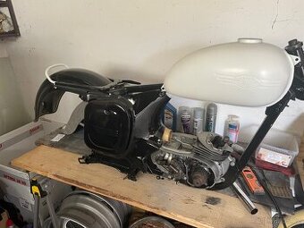 Jawa 175/356 po začátku renovace