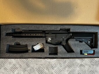 Airsoftová puška M4 RIS CQB