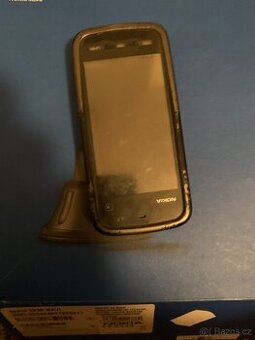 Prodám MT NOKIA5230 s držákem pod sklo.