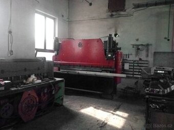 Ohranovaci lis