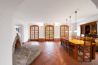 Prodej, rodinný dům 569 m², pozemek 4 130 m², Dolní Jadruž, 