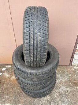 Zimní pneu 215/60/16