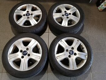 Ford Fiesta, KA alu + letní 195/50/15.