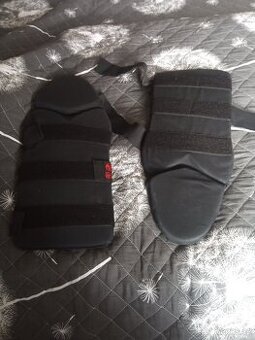 Chrániče holení kick box
