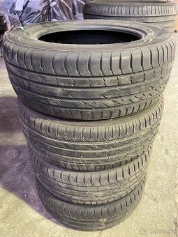 Letní pneu Nokian 215/60 R16