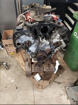 prodám motor BMW N62B48