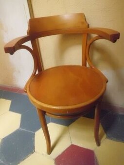 Zajímavé dřevěné Starožitné Křesílko - THONET