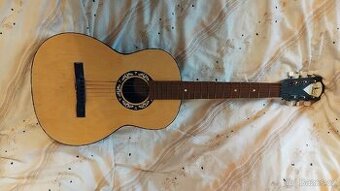 Kytara / velmi stará (může být do sbírky)