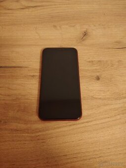 iPhone XR red