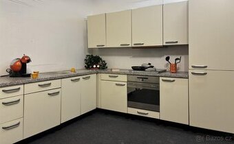 Nadčasová kuchyně LEONA