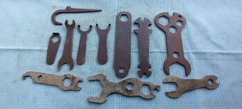 k bicyklu,staré nářadí,je funkční