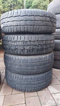 Pneu zimní, 4 ks, rozměr 215/60/17C, 104/102H, zn. MICHELIN