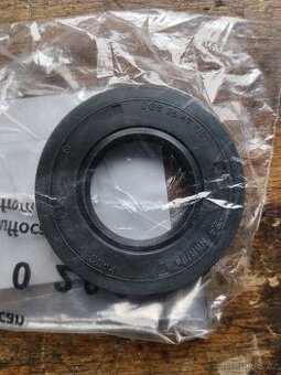 BMW F800 gufero předního kola