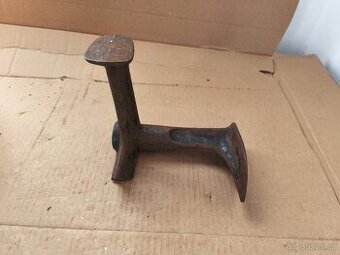 Ševcovské kopyto z litiny